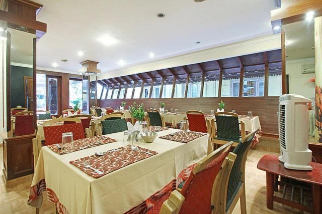Karthika Residency Appartamento Kochi Esterno foto
