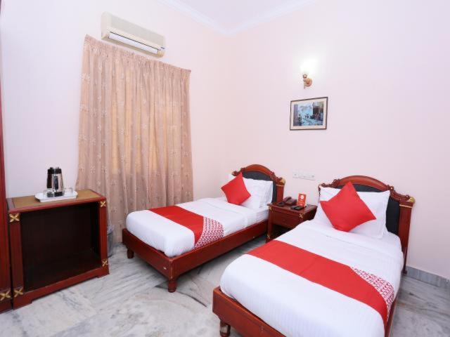 Karthika Residency Appartamento Kochi Esterno foto