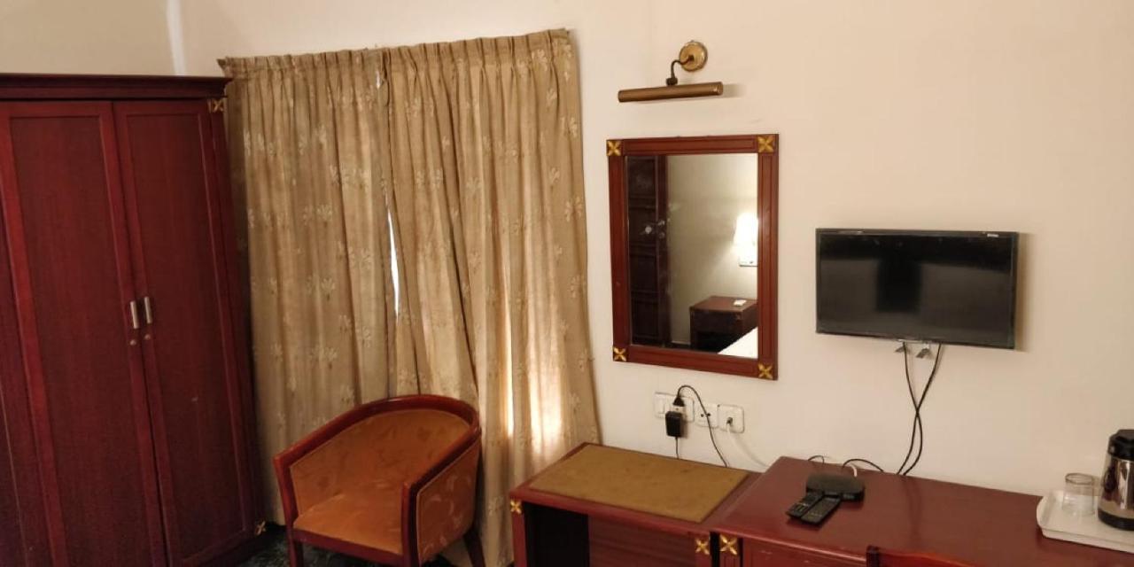 Karthika Residency Appartamento Kochi Esterno foto